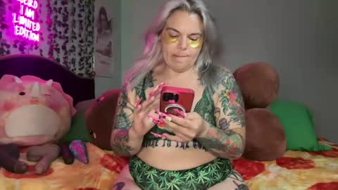 CherryBombBomb online show from June 22, 4:09 am