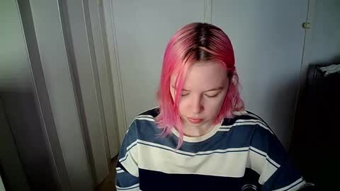 Snapshot of cherrybaby_0 chatting on April 21, 7:36 am cherrybaby_0 online show from April 21, 7:36 am