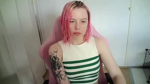Snapshot of cherrybaby_0 chatting on May 9, 9:14 am cherrybaby_0 online show from May 9, 9:14 am