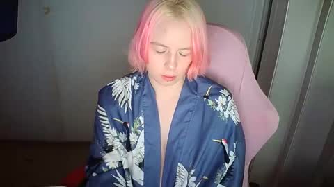 Snapshot of cherrybaby_0 chatting on May 25, 9:21 pm cherrybaby_0 online show from May 25, 9:21 pm