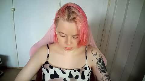 Snapshot of cherrybaby_0 chatting on June 9, 1:01 pm cherrybaby_0 online show from June 9, 1:01 pm