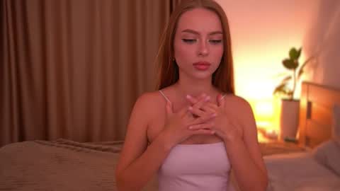 Snapshot of cherryblossom224 chatting on September 14, 8:19 pm Alisha online show from September 14, 8:19 pm