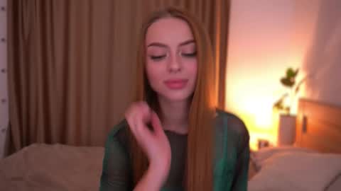 Snapshot of cherryblossom224 chatting on September 18, 7:27 pm Alisha online show from September 18, 7:27 pm