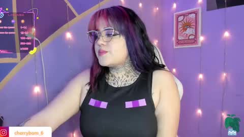  dayis independent model  online show from September 13, 2:00 am