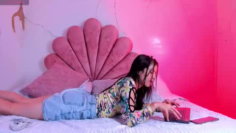 Snapshot of cherrybombs_ chatting on March 9, 3:38 pm Cherry online show from March 9, 3:38 pm