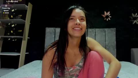 Snapshot of cherrybombs_ chatting on May 1, 3:55 am Cherry online show from May 1, 3:55 am