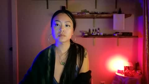 Snapshot of cherrycam777 chatting on October 15, 1:28 am Miss Cherry online show from October 15, 1:28 am