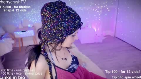 Cherry Crush  online show from September 24, 7:06 pm