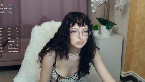 Snapshot of cherrylanding chatting on May 31, 7:26 pm Isabel online show from May 31, 7:26 pm