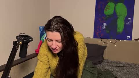 Snapshot of cherrylipsbaby chatting on February 8, 2:37 am CherryLipsBaby online show from February 8, 2:37 am