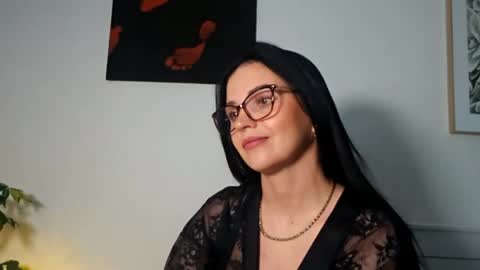 Snapshot of cherryluxe_ chatting on May 23, 6:12 pm Kira online show from May 23, 6:12 pm