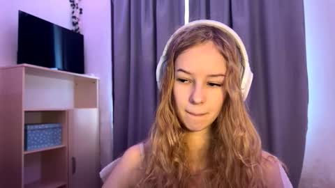 Snapshot of cherryrush951544 chatting on October 17, 9:23 am Evie online show from October 17, 9:23 am