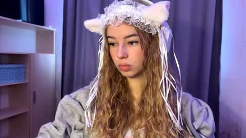 Snapshot of cherryrush951544 chatting on October 24, 7:27 am Evie online show from October 24, 7:27 am