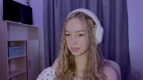 Snapshot of cherryrush951544 chatting on October 29, 11:56 am Evie online show from October 29, 11:56 am