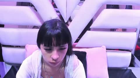 cherrysweetl_ online show from June 10, 12:59 pm