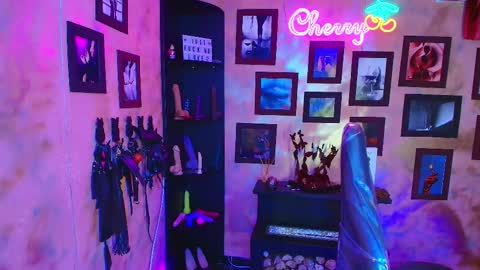 Snapshot of cherryy_bombshelll chatting on November 16, 5:40 pm cherry online show from November 16, 5:40 pm
