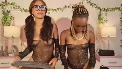 CherylandToni  online show from July 7, 5:54 am