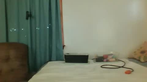 Snapshot of chevybear69 chatting on May 26, 12:45 pm Jade and Thomas online show from May 26, 12:45 pm