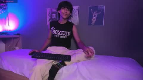 Snapshot of cheys_mast chatting on March 20, 6:57 pm Cheys online show from March 20, 6:57 pm