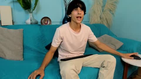 Snapshot of cheys_mast chatting on March 24, 6:35 pm Cheys online show from March 24, 6:35 pm