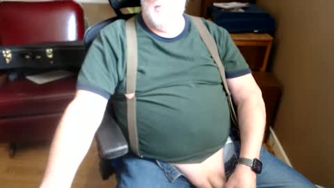 Snapshot of chgodad chatting on April 12, 5:07 pm chgodad online show from April 12, 5:07 pm