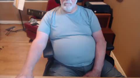 Snapshot of chgodad chatting on June 5, 12:33 pm chgodad online show from June 5, 12:33 pm