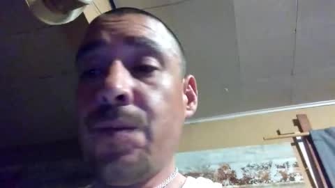 Snapshot of chi579822 chatting on March 24, 2:27 am chi579822 online show from March 24, 2:27 am