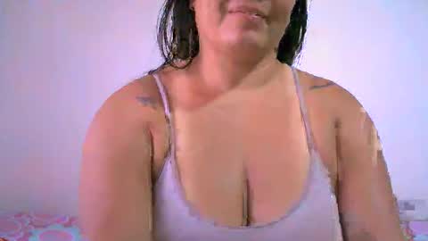 Snapshot of chiarafioree chatting on April 6, 9:49 pm ChiaraFioree online show from April 6, 9:49 pm
