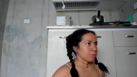 Snapshot of chiarafustox chatting on March 29, 3:01 pm Chiara fustox online show from March 29, 3:01 pm