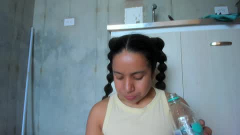 Snapshot of chiarafustox chatting on April 23, 8:33 pm Chiara fustox online show from April 23, 8:33 pm