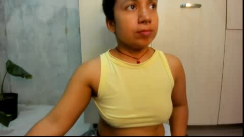 Snapshot of chiarafustox chatting on May 12, 12:30 am Chiara fustox online show from May 12, 12:30 am