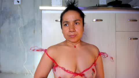 Snapshot of chiarafustox chatting on May 17, 8:38 pm Chiara fustox online show from May 17, 8:38 pm