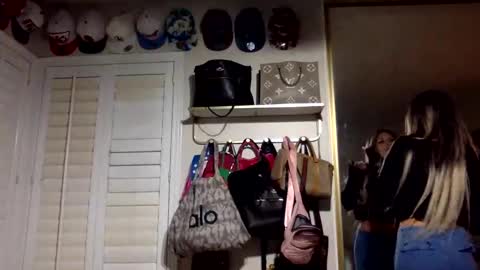 chicagobabe312 online show from November 27, 3:30 am