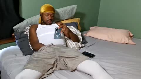 Snapshot of chicagothirdleg chatting on March 16, 5:06 pm Que online show from March 16, 5:06 pm