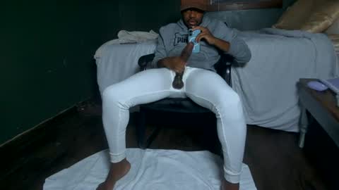 Que online show from June 21, 2:14 am