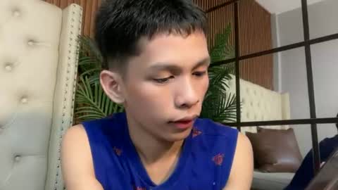 Snapshot of chick_renz chatting on July 4, 11:05 am chick_renz online show from July 4, 11:05 am