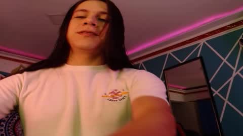 chico_explosivo online show from December 16, 2:49 am