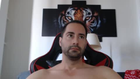 Snapshot of chicosur chatting on May 13, 7:50 am Chicosur online show from May 13, 7:50 am