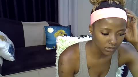 Snapshot of chill_esther chatting on January 17, 4:43 pm Chill esther online show from January 17, 4:43 pm