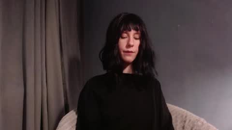 Snapshot of chill_julie chatting on November 27, 2:13 am Juliet online show from November 27, 2:13 am