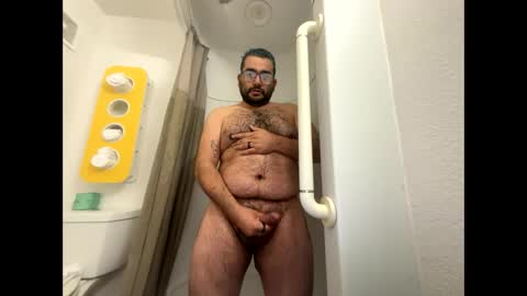 chillcub130895 online show from December 30, 3:14 am