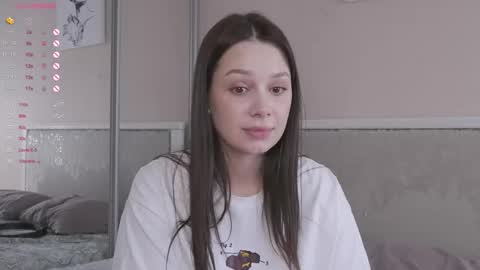 Snapshot of chillgirlll chatting on February 22, 6:13 am Nicole online show from February 22, 6:13 am