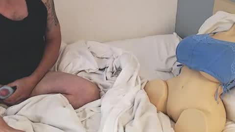 Snapshot of chillguy666 chatting on November 2, 5:32 am new toy online show from November 2, 5:32 am