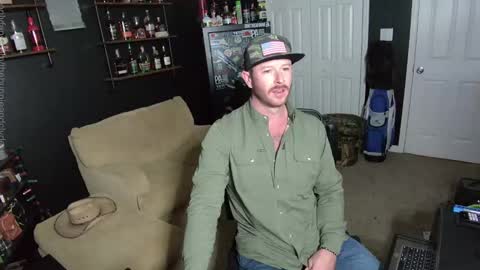 Snapshot of chillinthemosttt chatting on December 3, 4:25 am Chillinthemosttt online show from December 3, 4:25 am