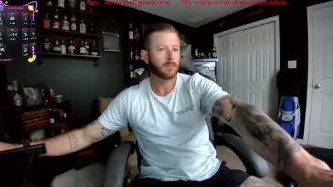Snapshot of chillinthemosttt chatting on October 21, 7:47 pm Chillinthemosttt online show from October 21, 7:47 pm