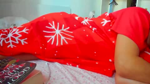 yoursensualparadise online show from September 18, 5:09 am