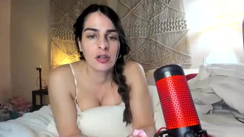 yoursensualparadise online show from March 17, 12:15 am