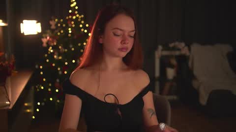 Snapshot of chillwithstacy chatting on December 19, 9:55 pm chillwithstacy online show from December 19, 9:55 pm