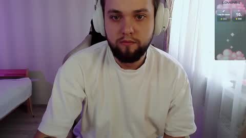 Snapshot of chilly__willy chatting on March 13, 10:44 am Mark online show from March 13, 10:44 am