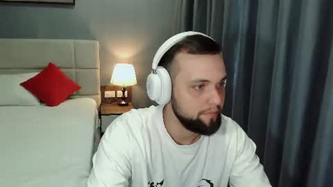 Snapshot of chilly__willy chatting on June 27, 12:37 am Mark online show from June 27, 12:37 am